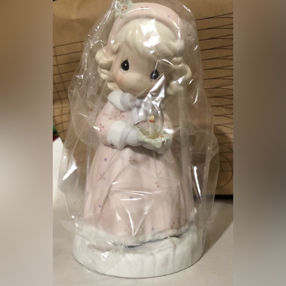Precious Moments “Making Spirits Bright” Girl Figurine
